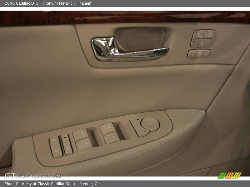 Titanium Metallic / Titanium 2006 Cadillac DTS