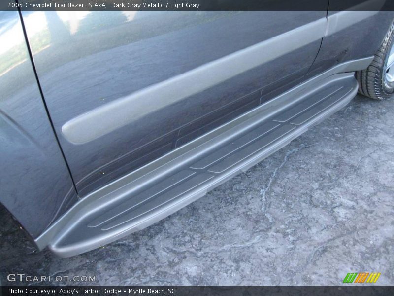 Dark Gray Metallic / Light Gray 2005 Chevrolet TrailBlazer LS 4x4
