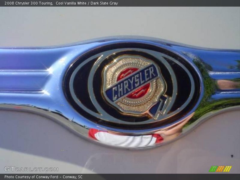 Cool Vanilla White / Dark Slate Gray 2008 Chrysler 300 Touring