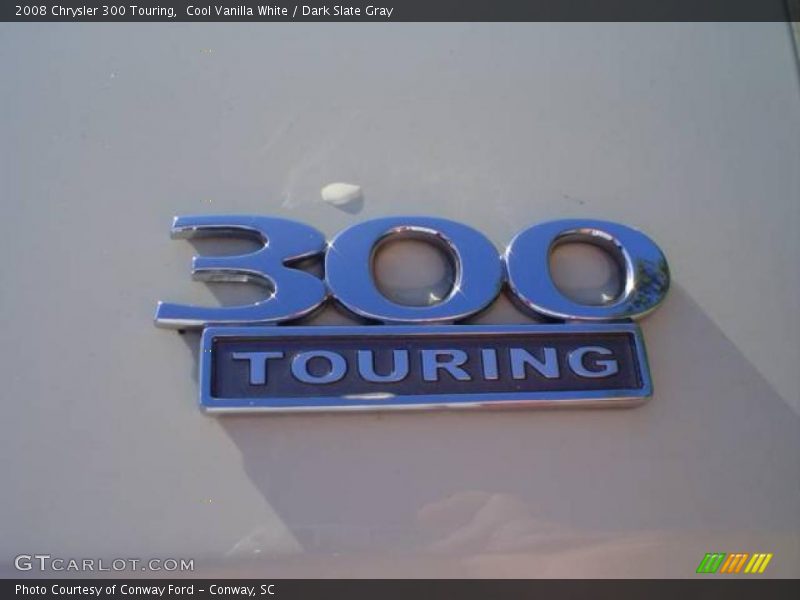 Cool Vanilla White / Dark Slate Gray 2008 Chrysler 300 Touring