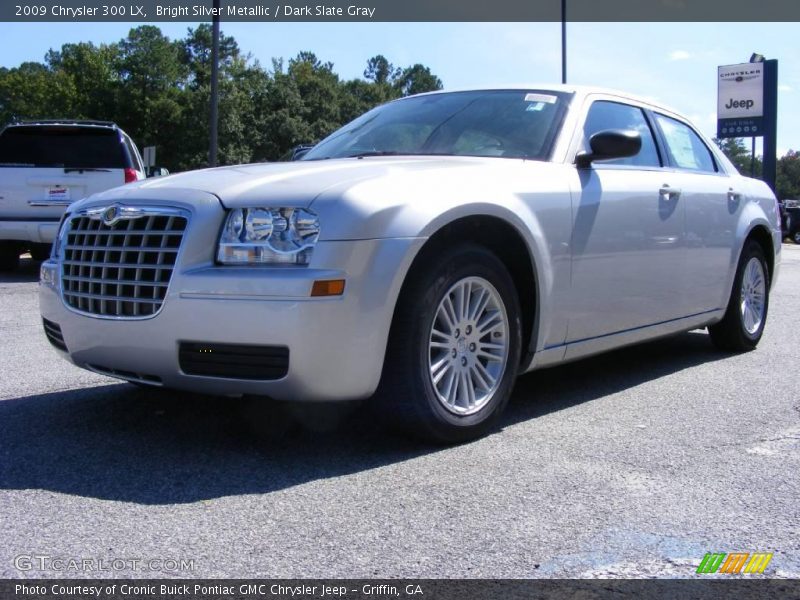 Bright Silver Metallic / Dark Slate Gray 2009 Chrysler 300 LX