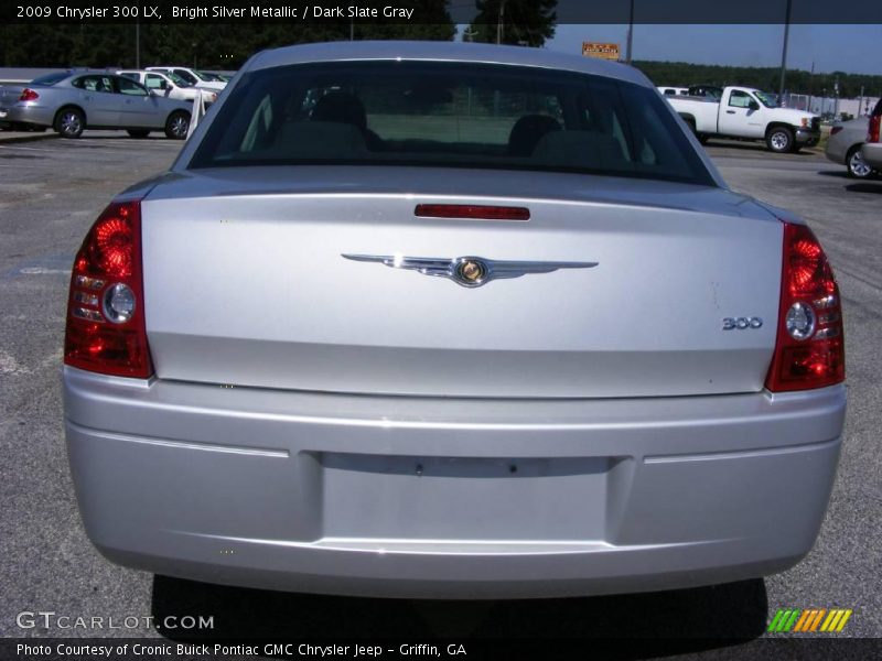 Bright Silver Metallic / Dark Slate Gray 2009 Chrysler 300 LX