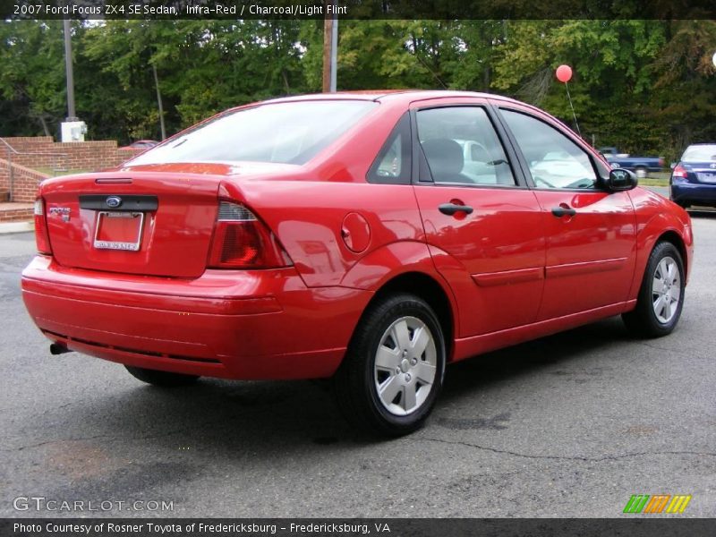 Infra-Red / Charcoal/Light Flint 2007 Ford Focus ZX4 SE Sedan
