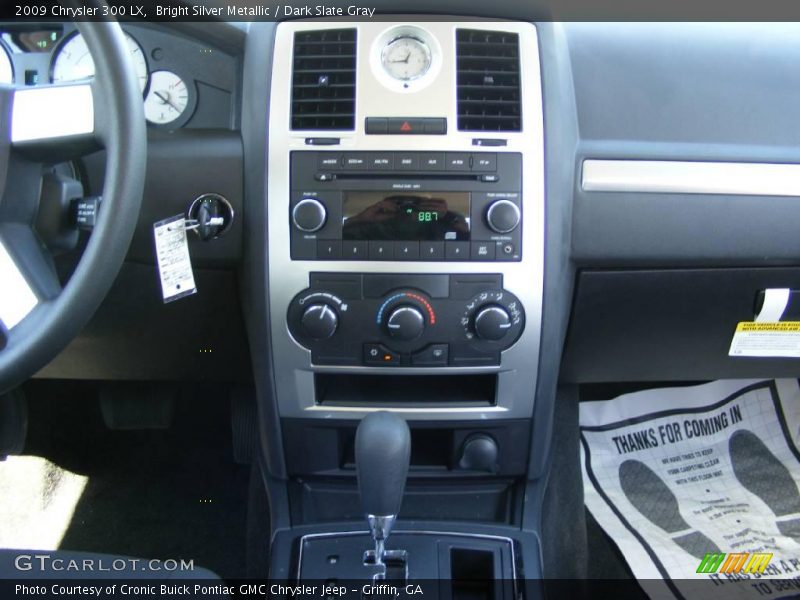 Bright Silver Metallic / Dark Slate Gray 2009 Chrysler 300 LX
