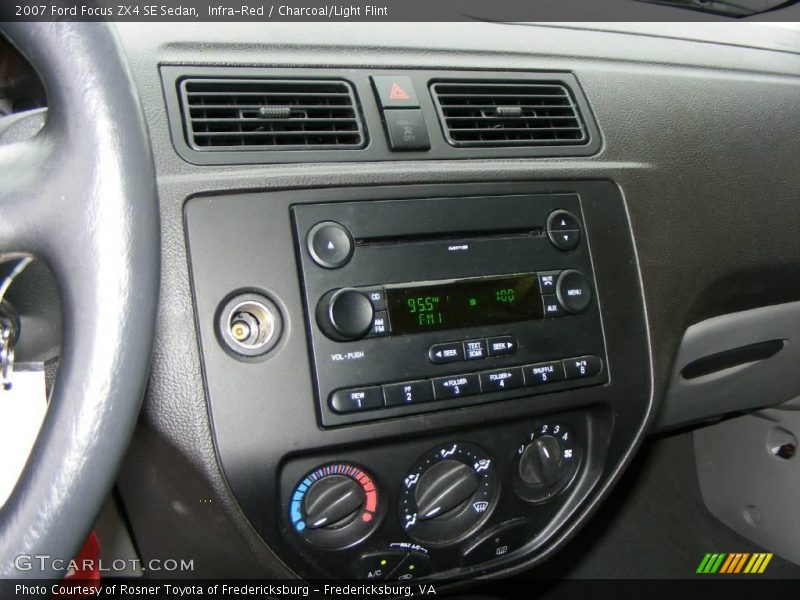 Infra-Red / Charcoal/Light Flint 2007 Ford Focus ZX4 SE Sedan