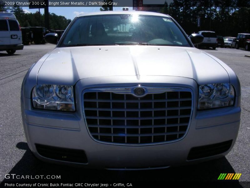 Bright Silver Metallic / Dark Slate Gray 2009 Chrysler 300 LX