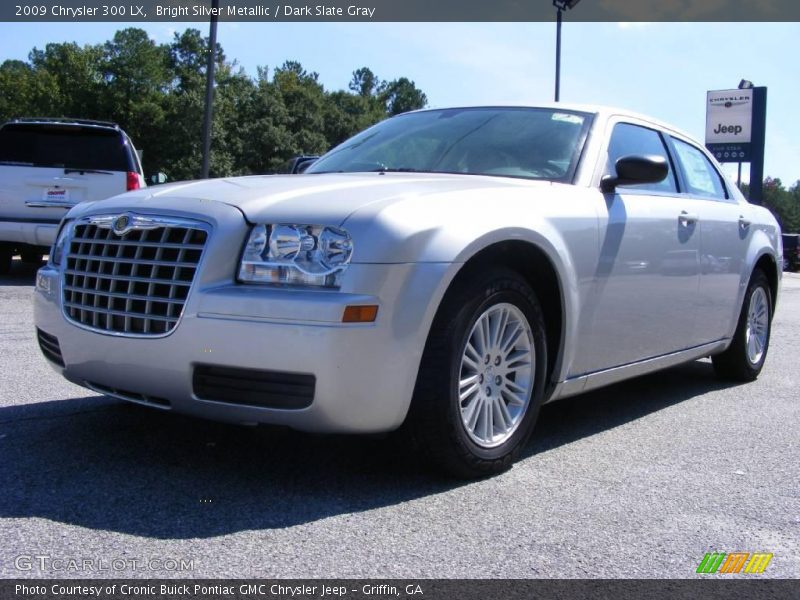 Bright Silver Metallic / Dark Slate Gray 2009 Chrysler 300 LX