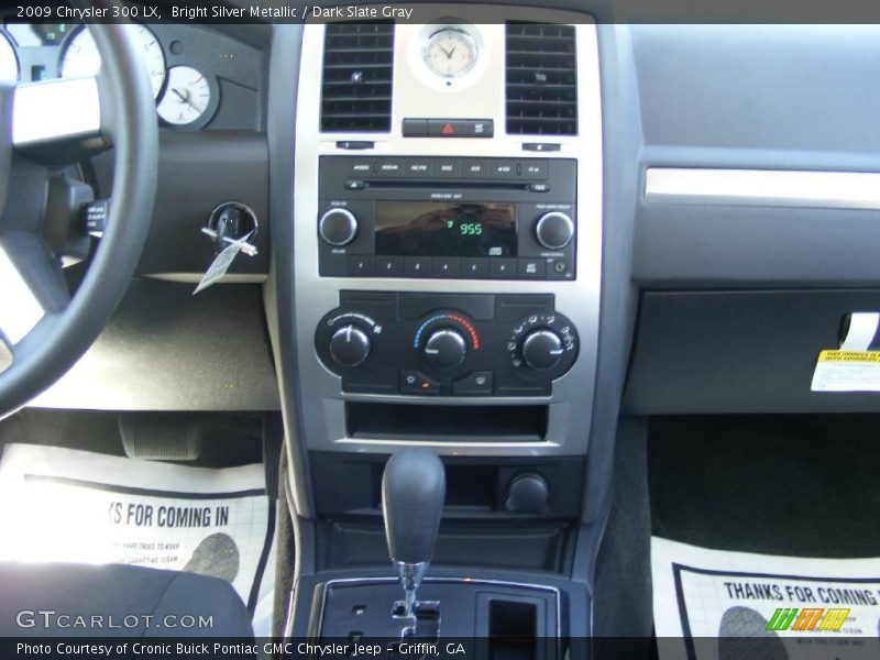 Bright Silver Metallic / Dark Slate Gray 2009 Chrysler 300 LX