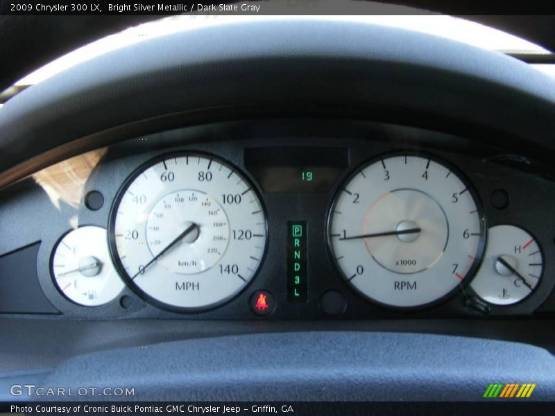Bright Silver Metallic / Dark Slate Gray 2009 Chrysler 300 LX