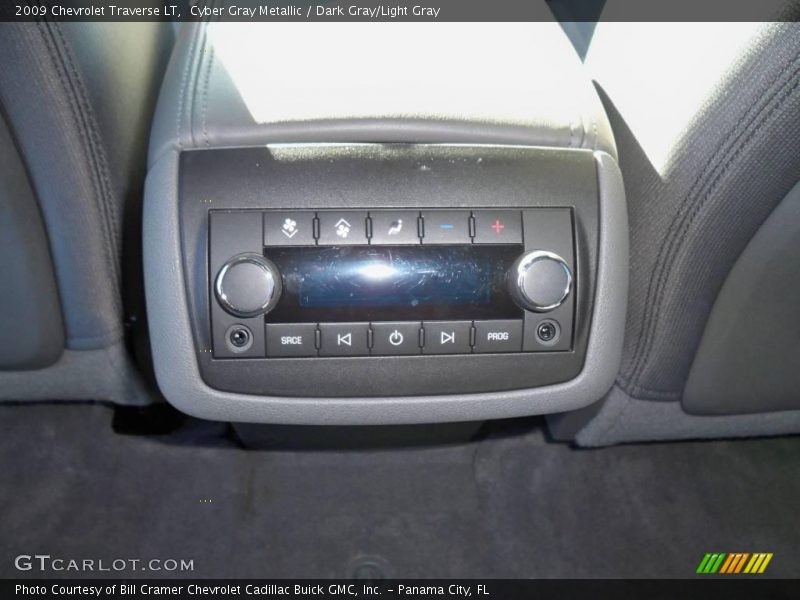 Cyber Gray Metallic / Dark Gray/Light Gray 2009 Chevrolet Traverse LT