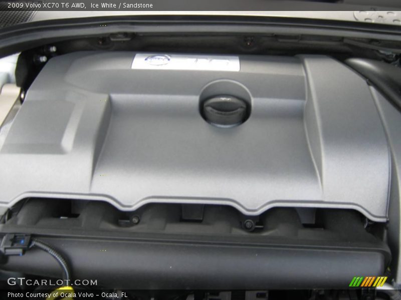 Ice White / Sandstone 2009 Volvo XC70 T6 AWD