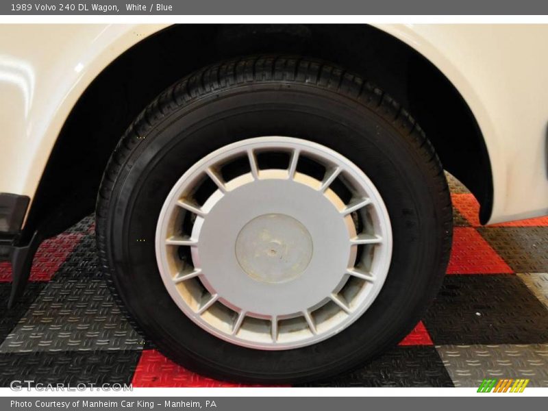 White / Blue 1989 Volvo 240 DL Wagon