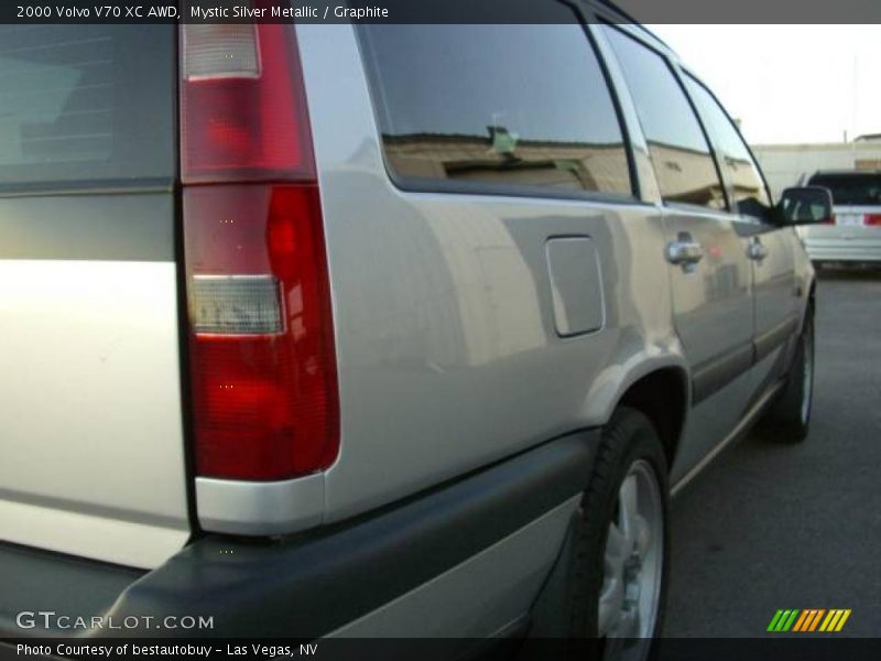 Mystic Silver Metallic / Graphite 2000 Volvo V70 XC AWD