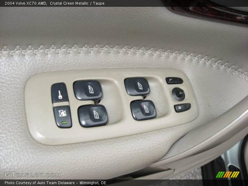 Crystal Green Metallic / Taupe 2004 Volvo XC70 AWD