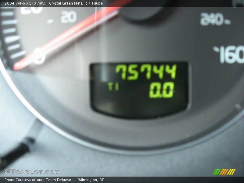 Crystal Green Metallic / Taupe 2004 Volvo XC70 AWD