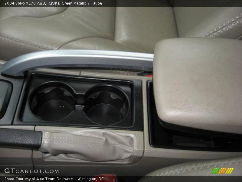 Crystal Green Metallic / Taupe 2004 Volvo XC70 AWD