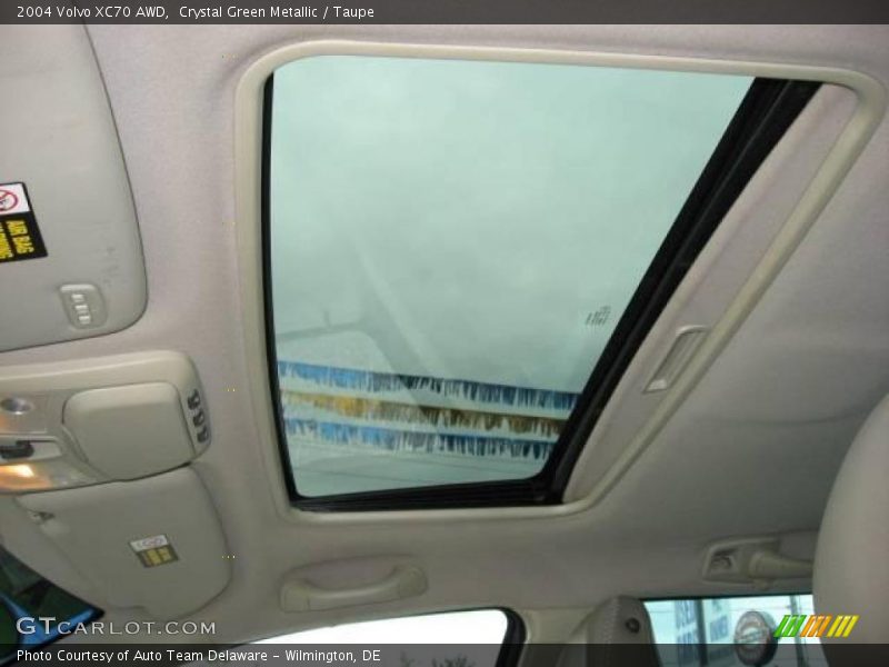 Crystal Green Metallic / Taupe 2004 Volvo XC70 AWD