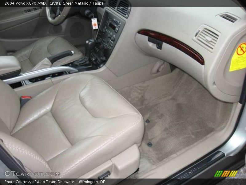 Crystal Green Metallic / Taupe 2004 Volvo XC70 AWD