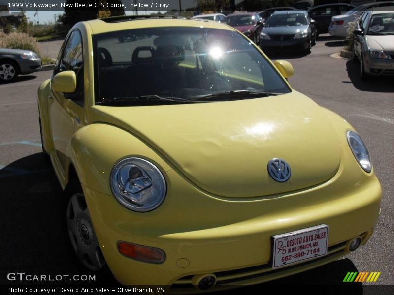 Yellow / Gray 1999 Volkswagen New Beetle GLS Coupe