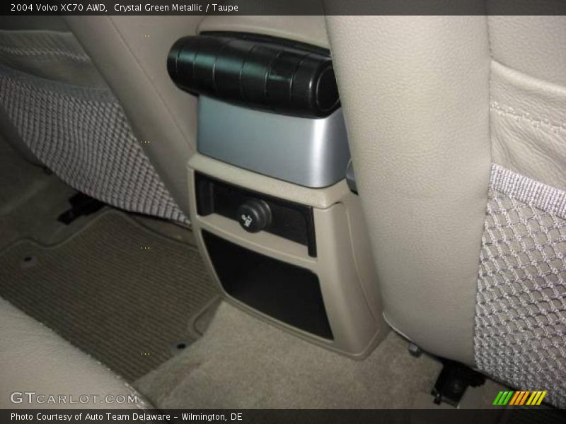 Crystal Green Metallic / Taupe 2004 Volvo XC70 AWD