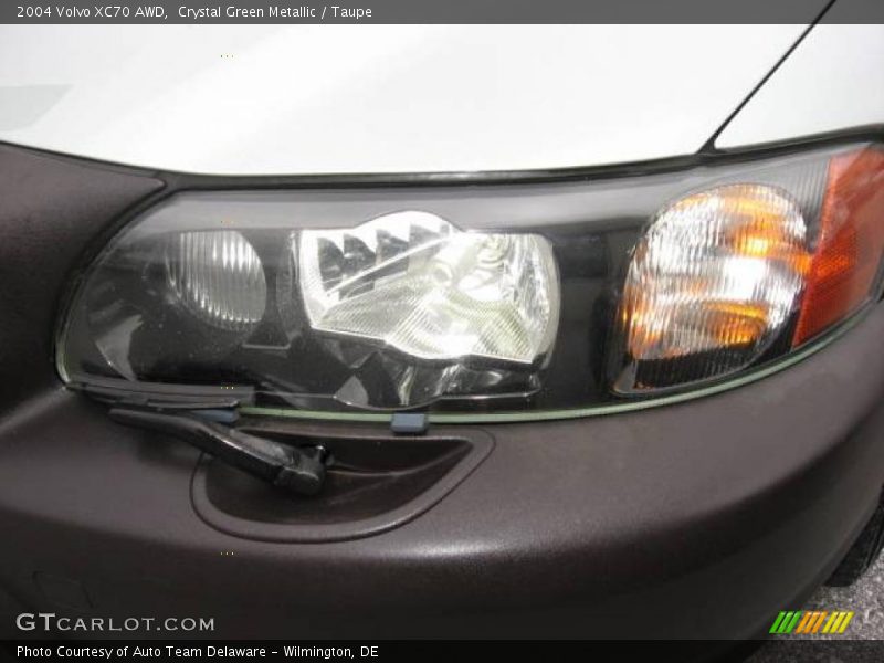 Crystal Green Metallic / Taupe 2004 Volvo XC70 AWD