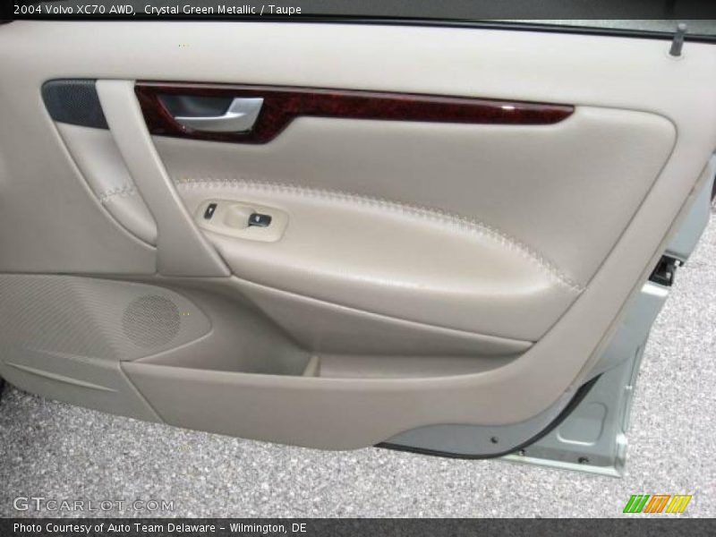 Crystal Green Metallic / Taupe 2004 Volvo XC70 AWD