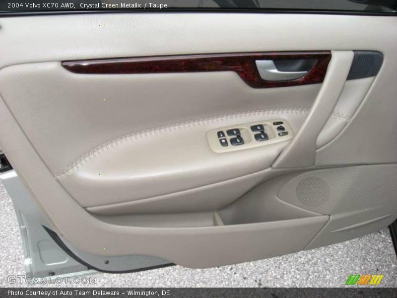 Crystal Green Metallic / Taupe 2004 Volvo XC70 AWD