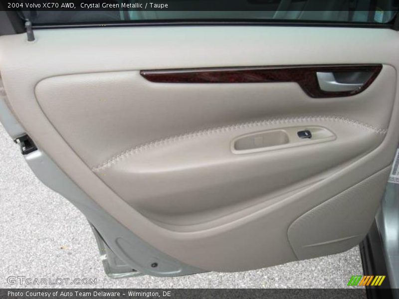 Crystal Green Metallic / Taupe 2004 Volvo XC70 AWD