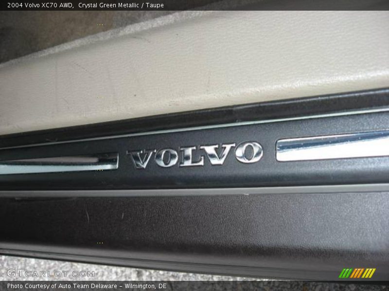 Crystal Green Metallic / Taupe 2004 Volvo XC70 AWD