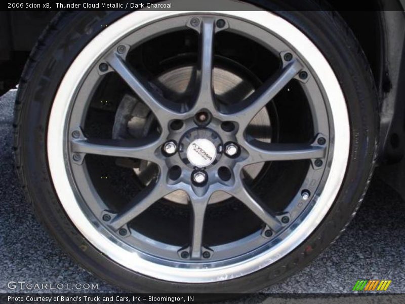 Thunder Cloud Metallic / Dark Charcoal 2006 Scion xB