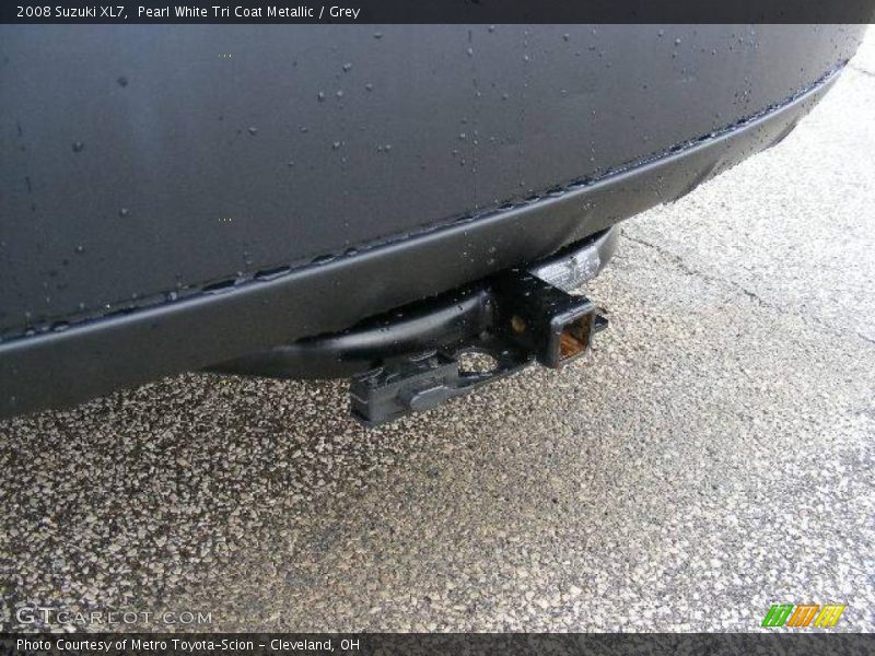 Pearl White Tri Coat Metallic / Grey 2008 Suzuki XL7
