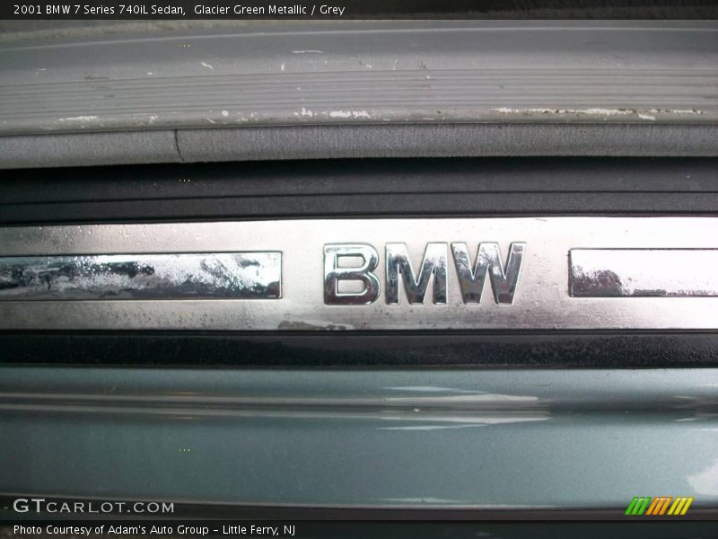 Glacier Green Metallic / Grey 2001 BMW 7 Series 740iL Sedan