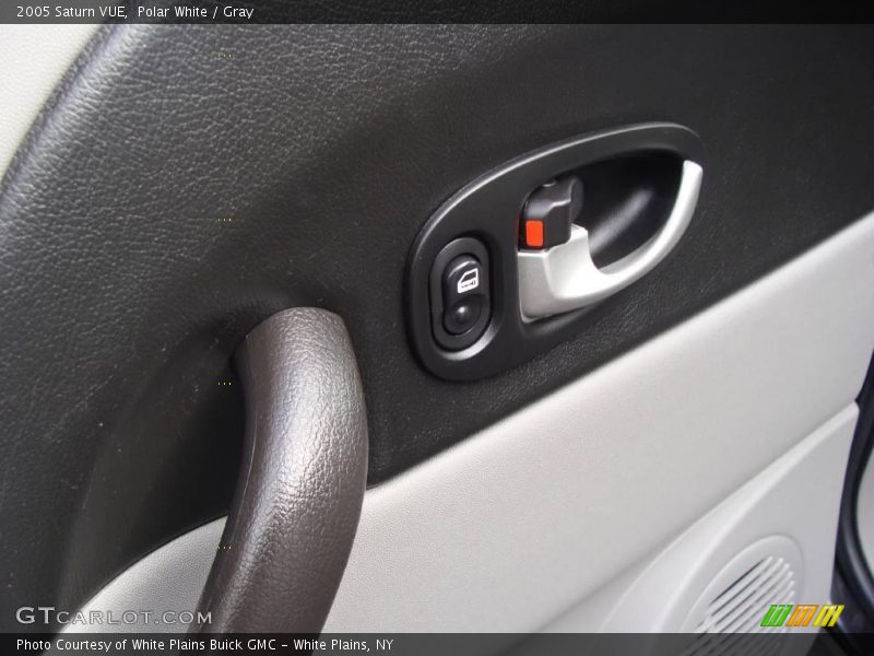 Polar White / Gray 2005 Saturn VUE