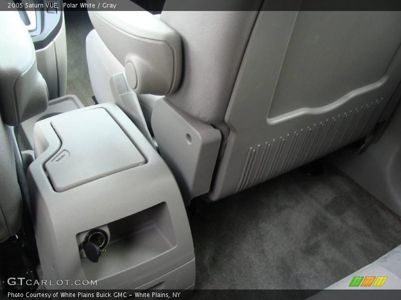 Polar White / Gray 2005 Saturn VUE