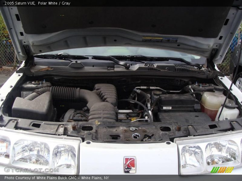 Polar White / Gray 2005 Saturn VUE