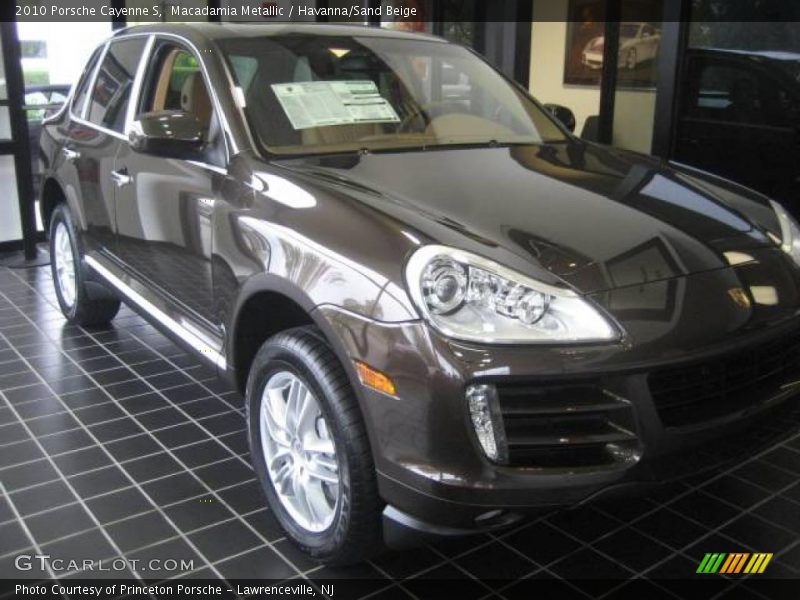 Macadamia Metallic / Havanna/Sand Beige 2010 Porsche Cayenne S