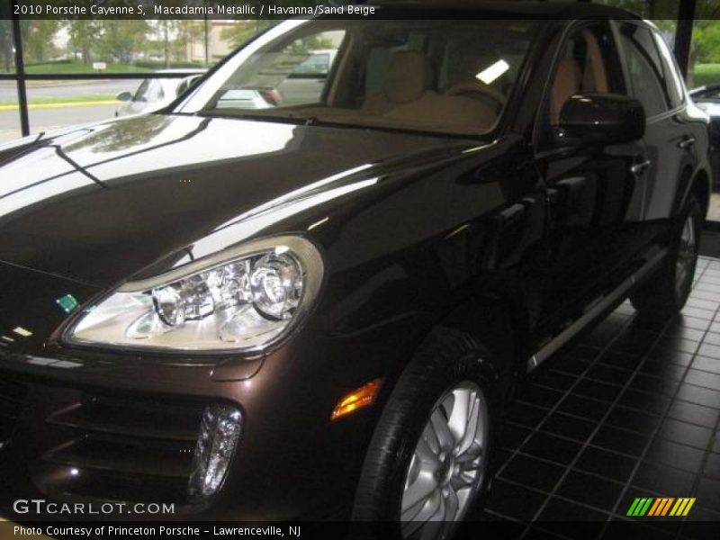Macadamia Metallic / Havanna/Sand Beige 2010 Porsche Cayenne S