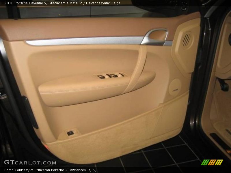 Macadamia Metallic / Havanna/Sand Beige 2010 Porsche Cayenne S