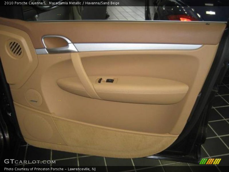 Macadamia Metallic / Havanna/Sand Beige 2010 Porsche Cayenne S