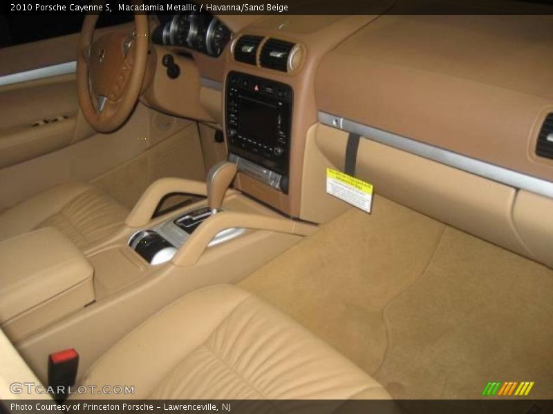 Macadamia Metallic / Havanna/Sand Beige 2010 Porsche Cayenne S
