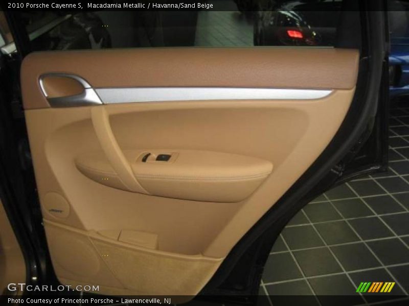 Macadamia Metallic / Havanna/Sand Beige 2010 Porsche Cayenne S