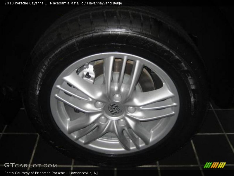 Macadamia Metallic / Havanna/Sand Beige 2010 Porsche Cayenne S