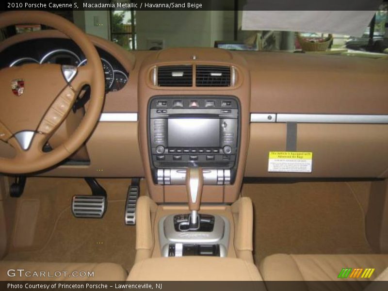 Macadamia Metallic / Havanna/Sand Beige 2010 Porsche Cayenne S