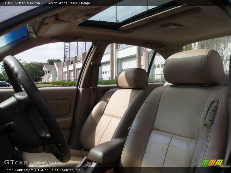 Arctic White Pearl / Beige 1996 Nissan Maxima SE