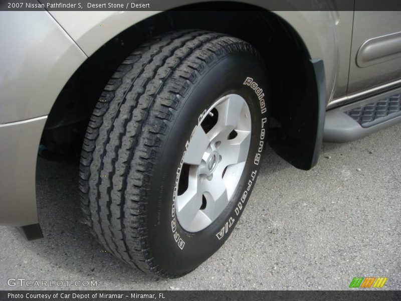 Desert Stone / Desert 2007 Nissan Pathfinder S