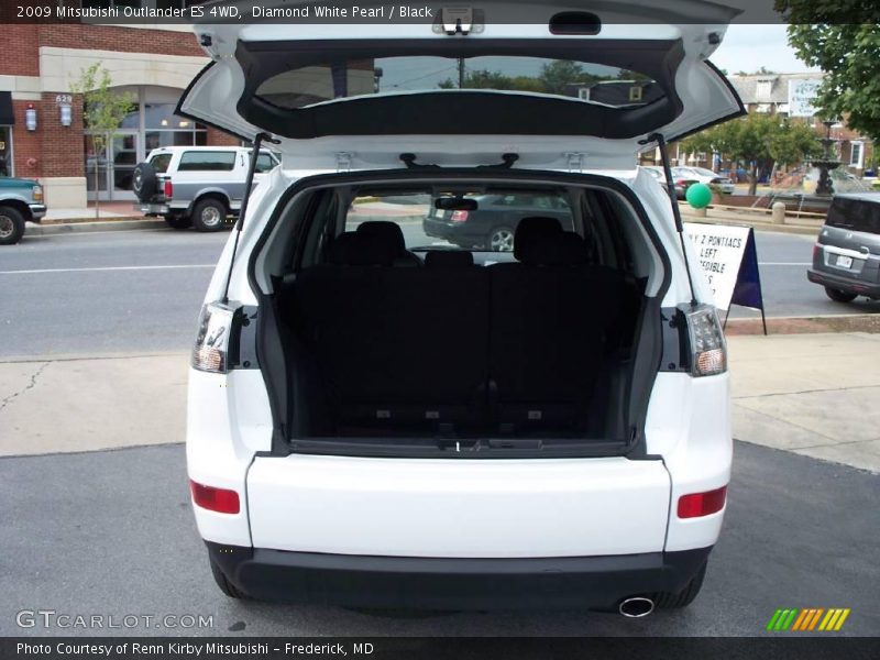 Diamond White Pearl / Black 2009 Mitsubishi Outlander ES 4WD