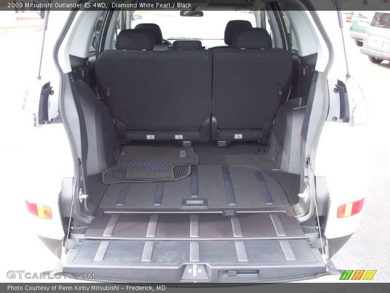 Diamond White Pearl / Black 2009 Mitsubishi Outlander ES 4WD
