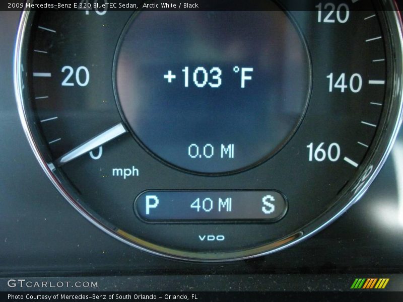 Arctic White / Black 2009 Mercedes-Benz E 320 BlueTEC Sedan