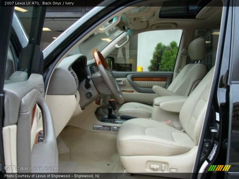 Black Onyx / Ivory 2007 Lexus LX 470