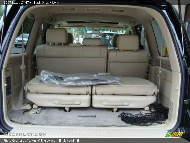 Black Onyx / Ivory 2007 Lexus LX 470